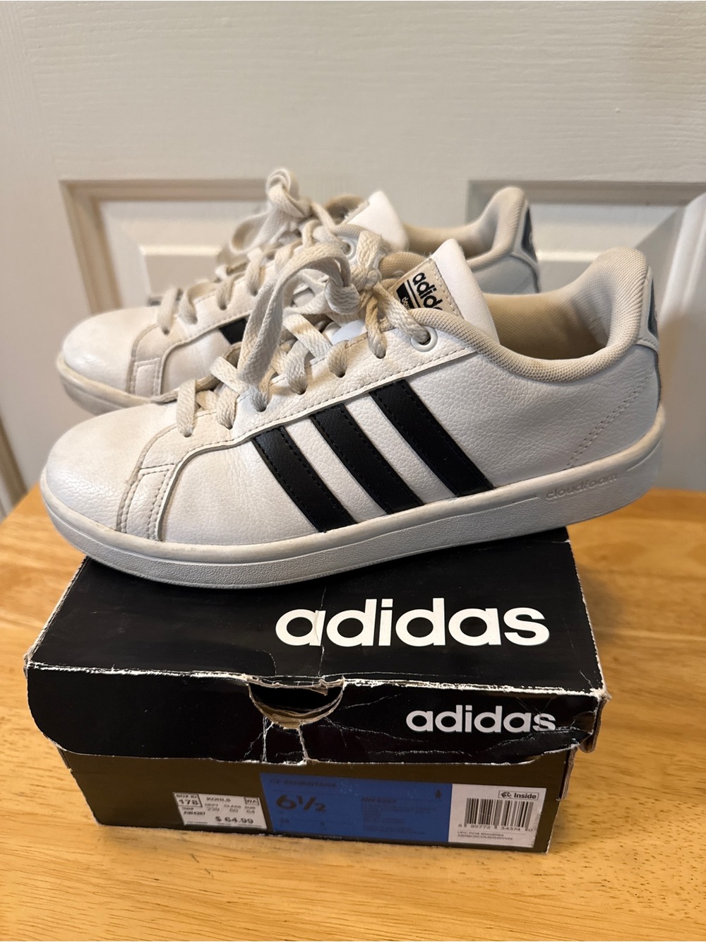 Women’s Adidas Cloudfoam Advantage "White Black" low top court sneaker 6.5
